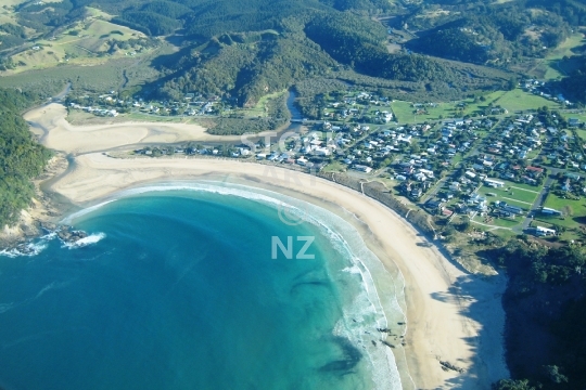 Matapouri Bay - aerial photo