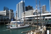 Auckland - From Waiheke Island and regional parks to downtown Auckland and the suburbs<br>
