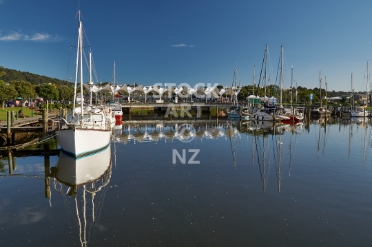 Canopy bridge at the Whangarei Town Basin 
