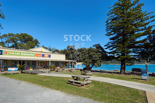 Four Square supermarket in Opononi  - Shopping in the Far North, Northland, New Zealand 