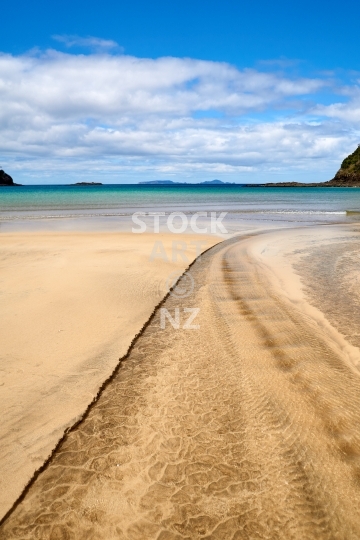 Matapouri Bay view to the Poor Knights islands
