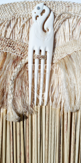 Mobile wallpaper: Maori art - white flax muka kahu with heru - Kiwi themed phone background picture, screen size ratio 18:9 (or fitting anything between 16:9 - 20:9)
