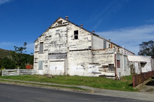 Old corrugated iron building in New Zealand 