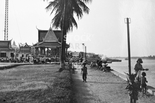 Phnom Penh river esplanade in 1992 - Old black & white photo of the Mekong river front  near downtown
