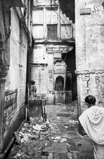Varanasi back alley, India  - Very dirty and poor maze of alleyways in Benares - black & white vintage low resolution photo from 1994